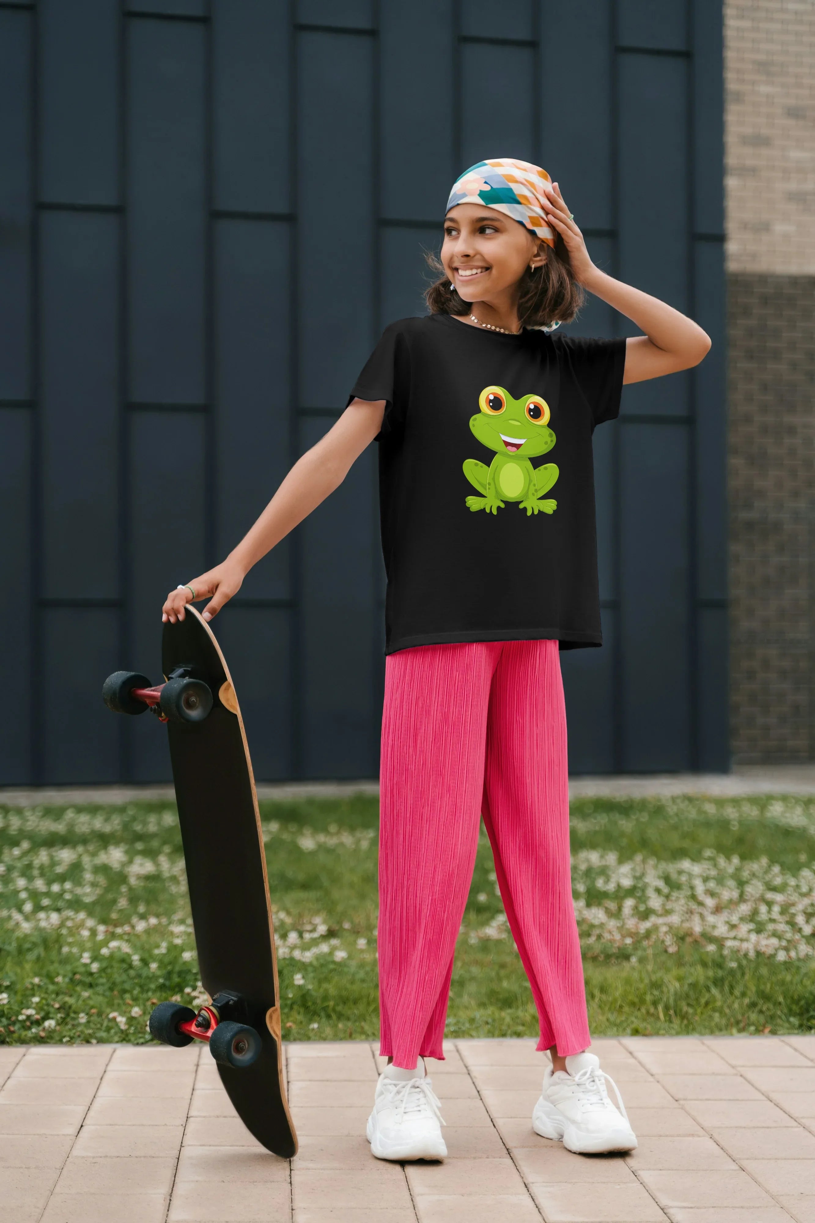 Sitting Frog Graphic T-Shirt for Girl's - Not So Suttle