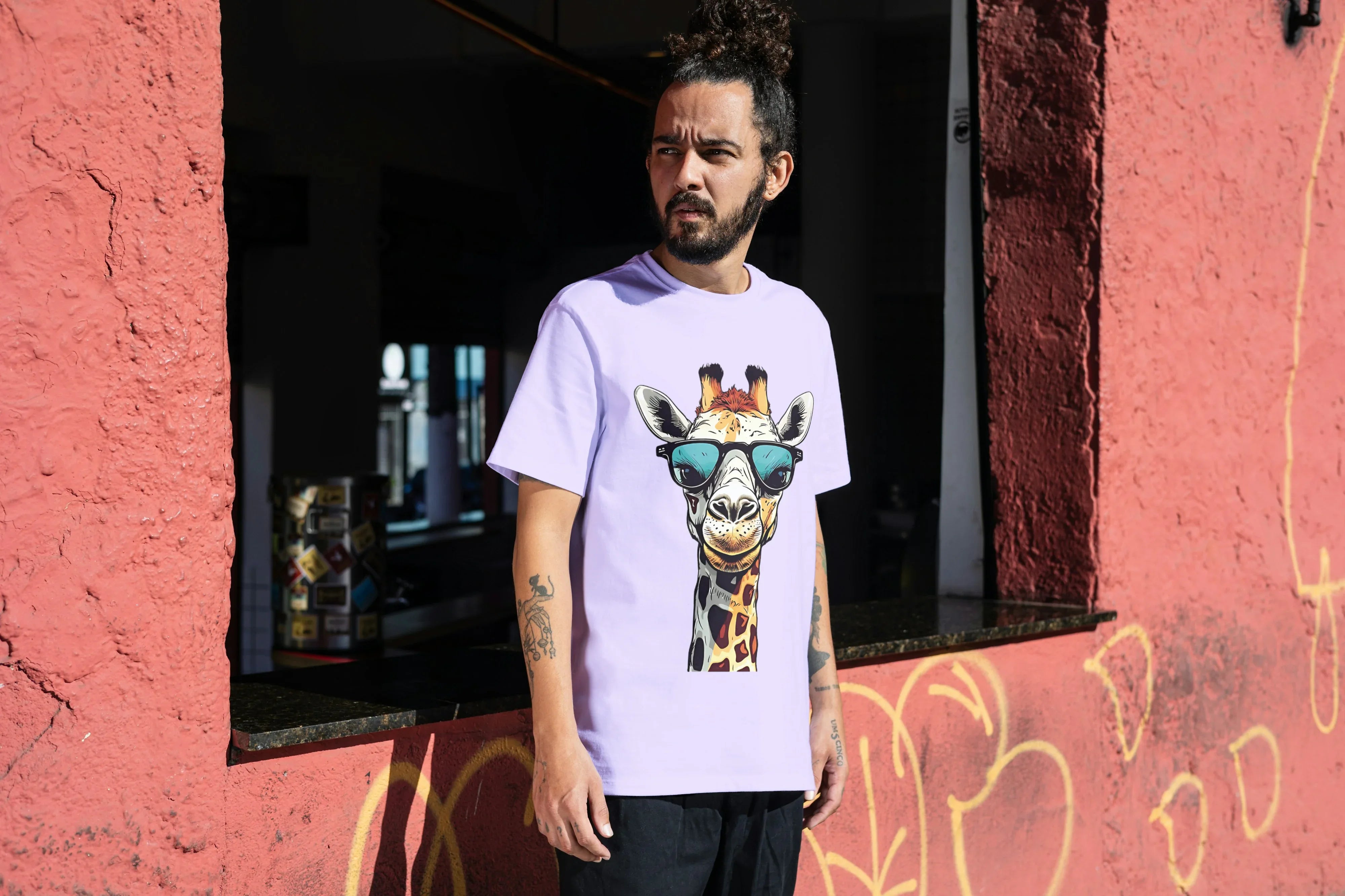 Giraffe Graphic Oversized Classic T-Shirt for Men - Not So Suttle