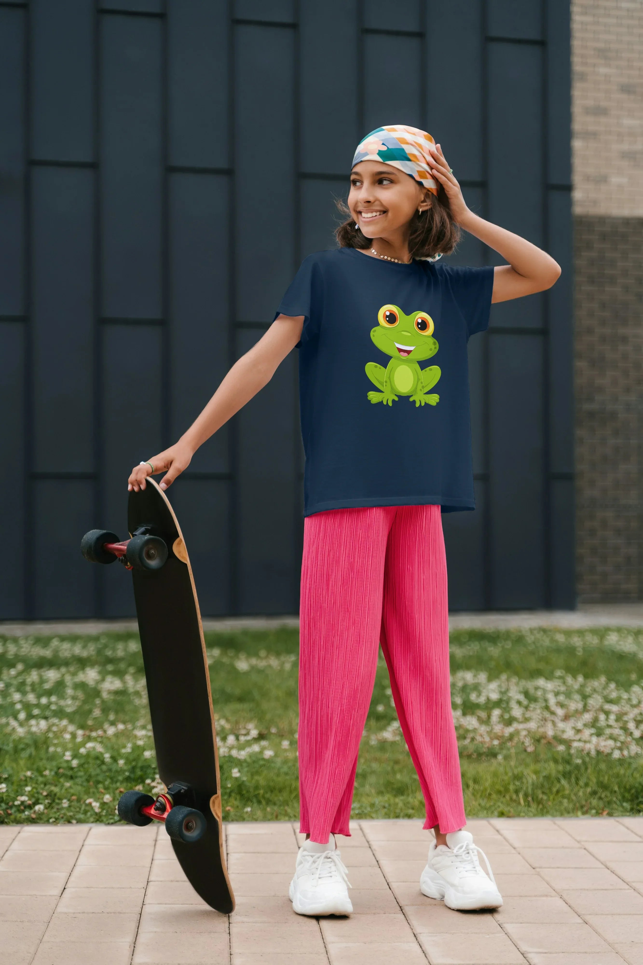 Sitting Frog Graphic T-Shirt for Girl's - Not So Suttle