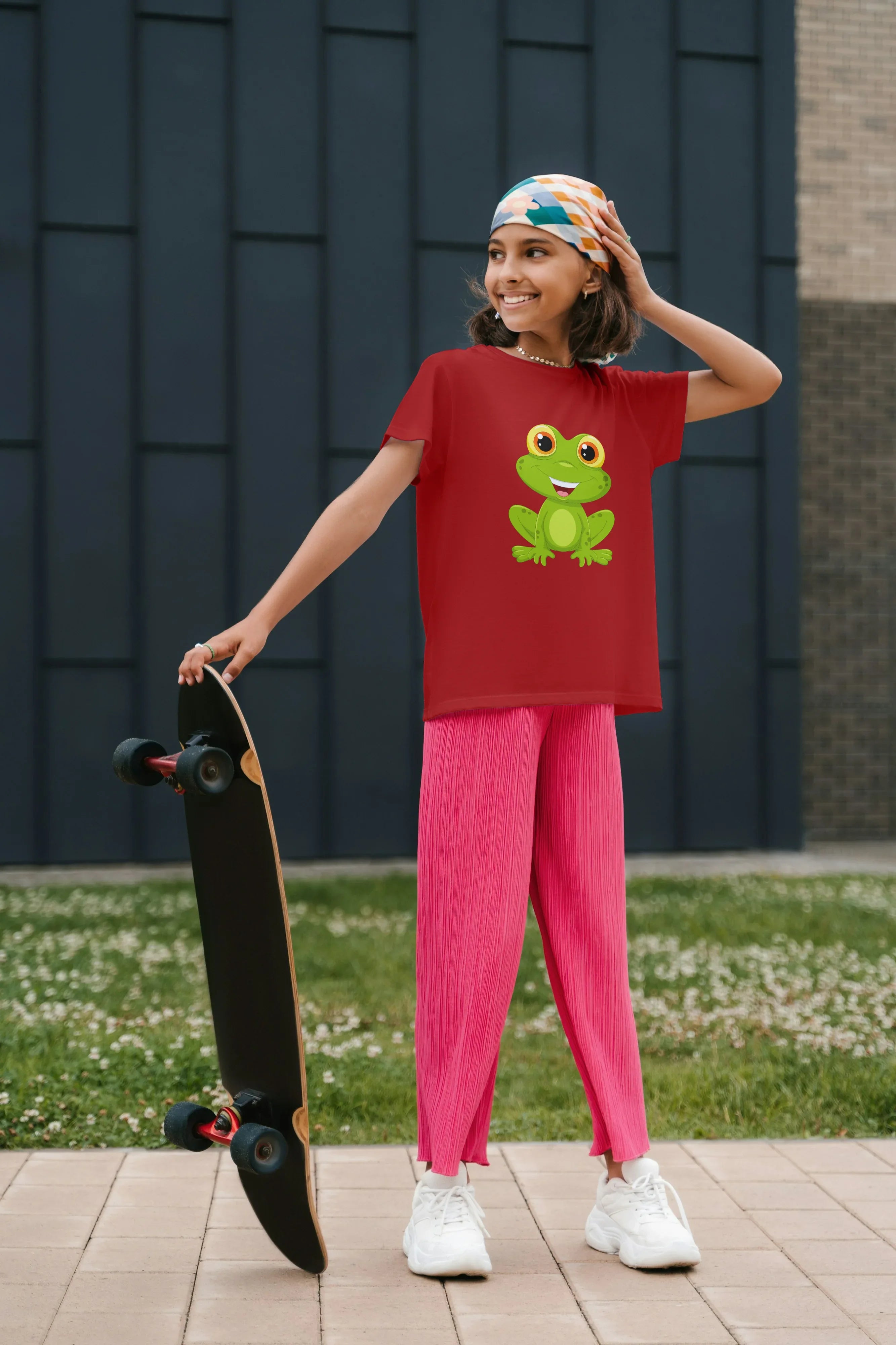 Sitting Frog Graphic T-Shirt for Girl's - Not So Suttle