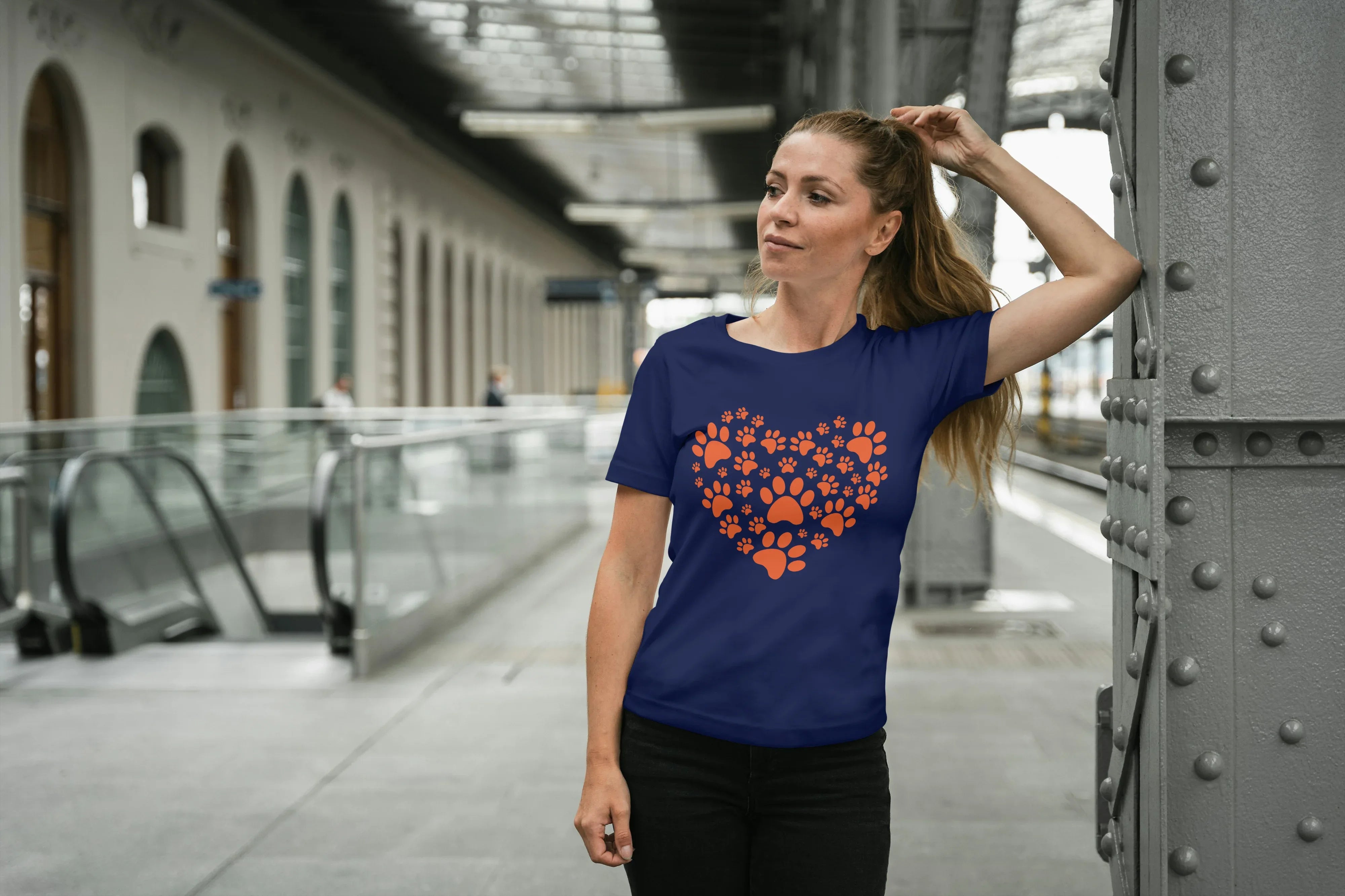 Paws Love Graphic Classic T-Shirt for Women - Not So Suttle